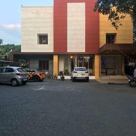 Kallada Sangeetha Hotels Thrissur Eksteriør bilde