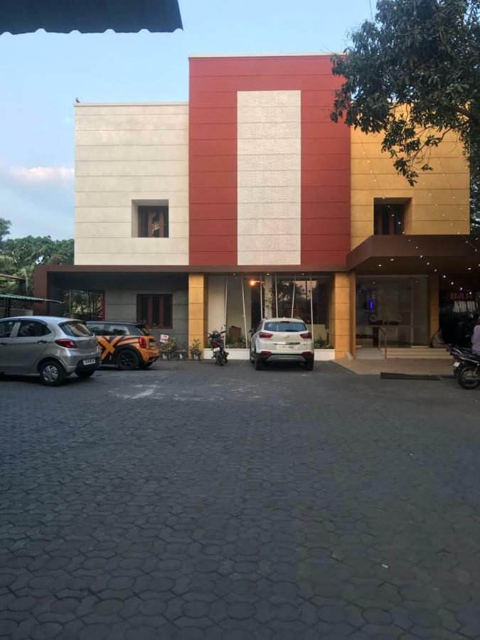 Kallada Sangeetha Hotels Thrissur Eksteriør bilde