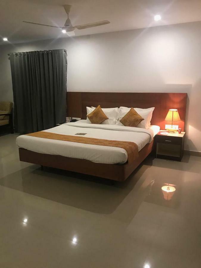 Kallada Sangeetha Hotels Thrissur Eksteriør bilde
